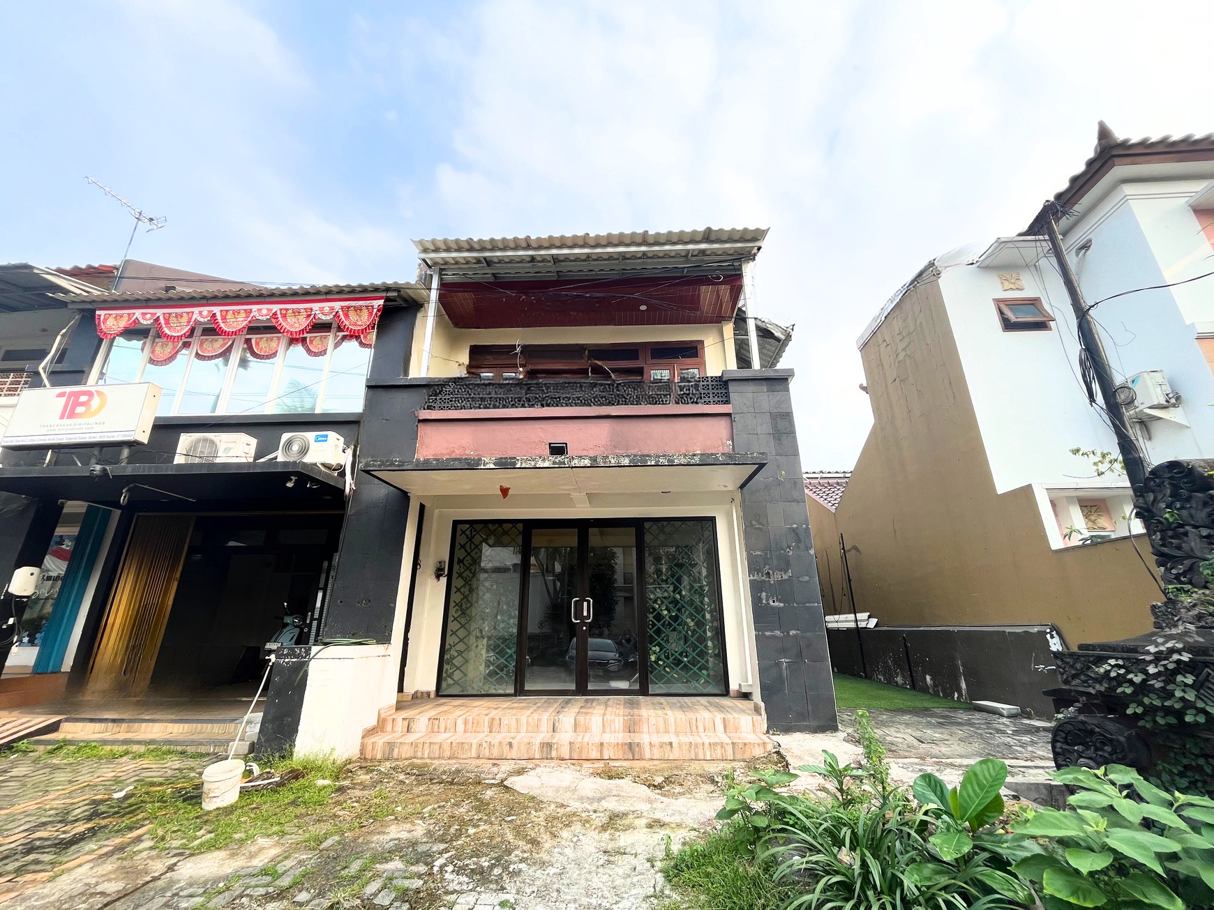 Ruko 2 Lantai di Lokasi Ramai Depan Komplek Besar Cirendeu Cocok untuk Usaha & Kantor