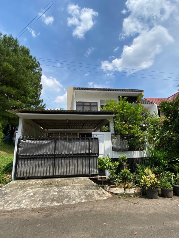 Rumah Asri 2 Lantai di Lebak Bulus Akses Mudah Dekat MRT