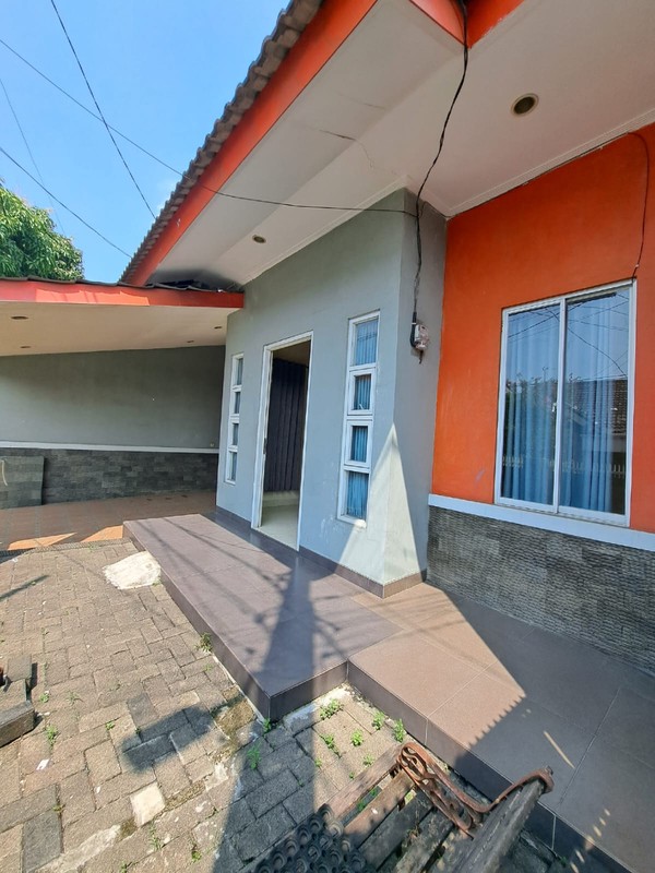 Dijual Rumah Luas di Villa Pamulang, Bebas Banjir